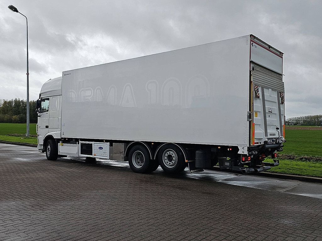 DAF XF 530 fan carrier lift