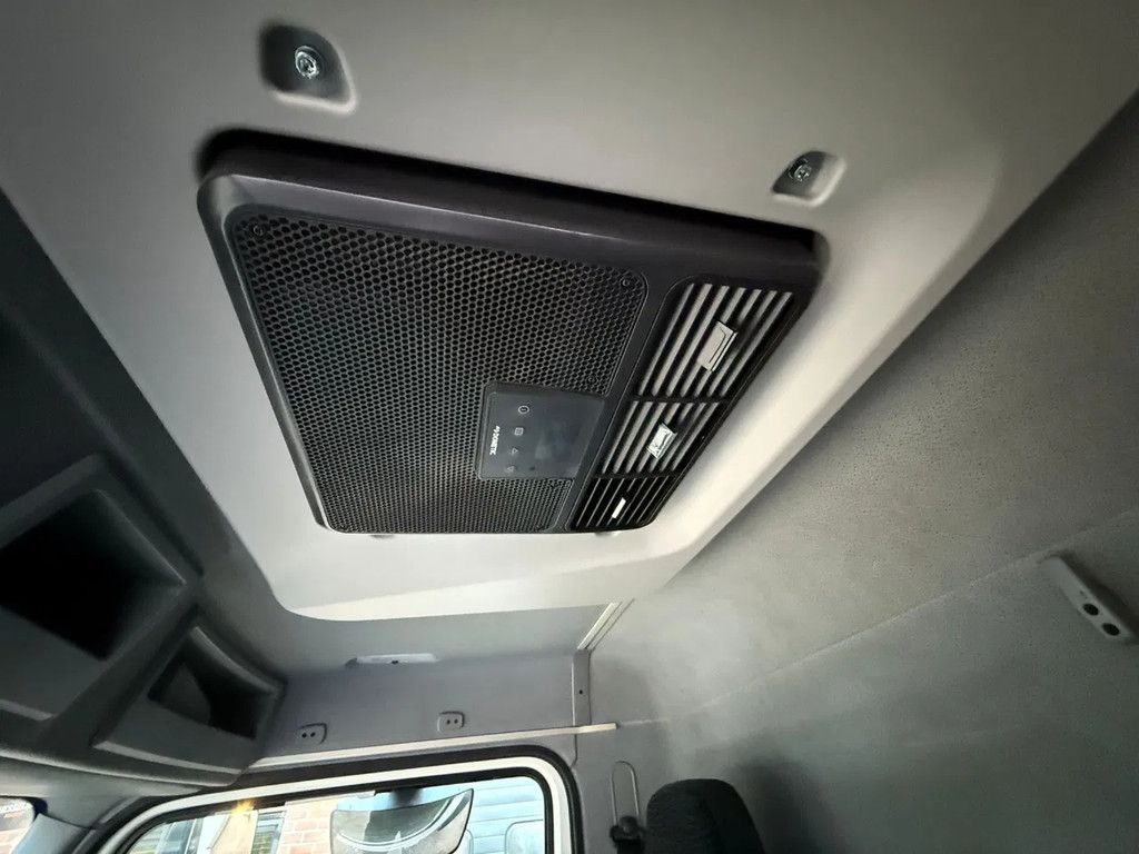 Mercedes-Benz Atego 1318 4X2 BDF Koffer Standairco 2.000KG LBW APK 07-2026