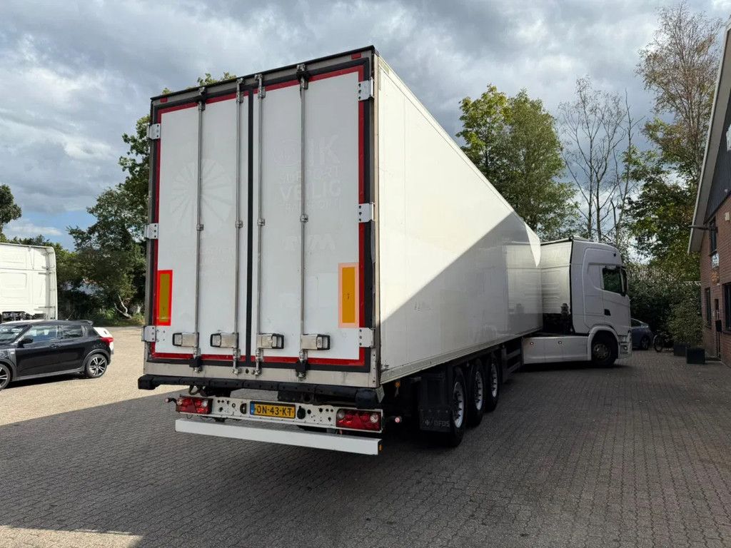 Schmitz Cargobull SKO 24 5x Meatrails Rohrbahnen Fleisch Carrier Vector 1950MT