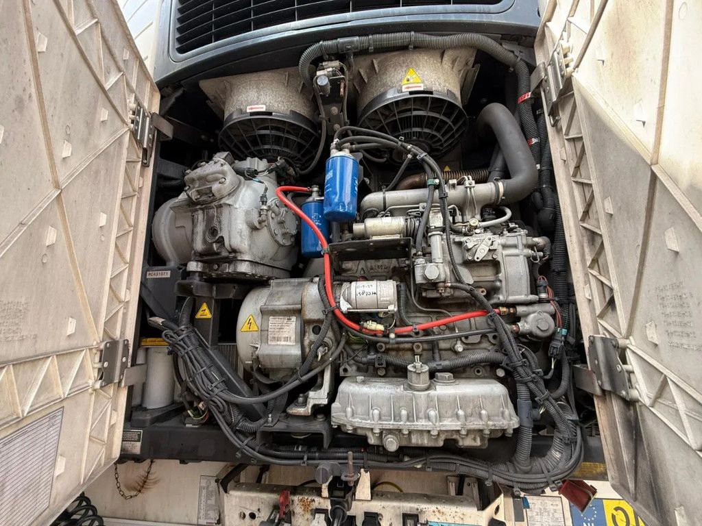 Schmitz Cargobull SKO 24 5x Meatrails Rohrbahnen Fleisch Carrier Vector 1950MT