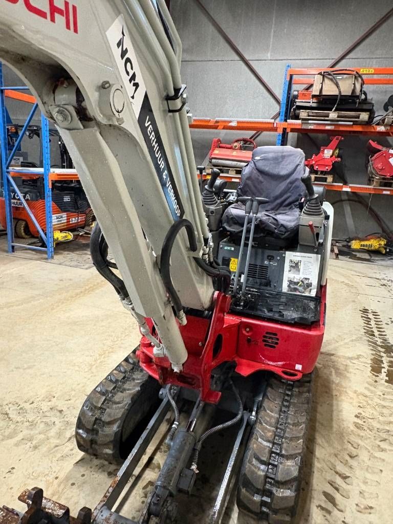 Takeuchi TB 225