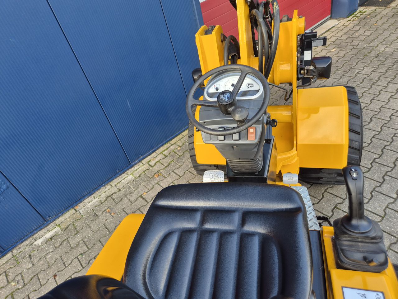 JCB 403 WLS SHOVEL BOUWJAAR 2011 MET 2160 UUR
