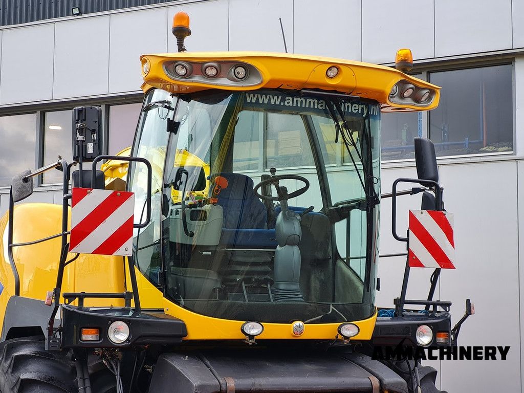 New Holland FR9060 for hemp harvest