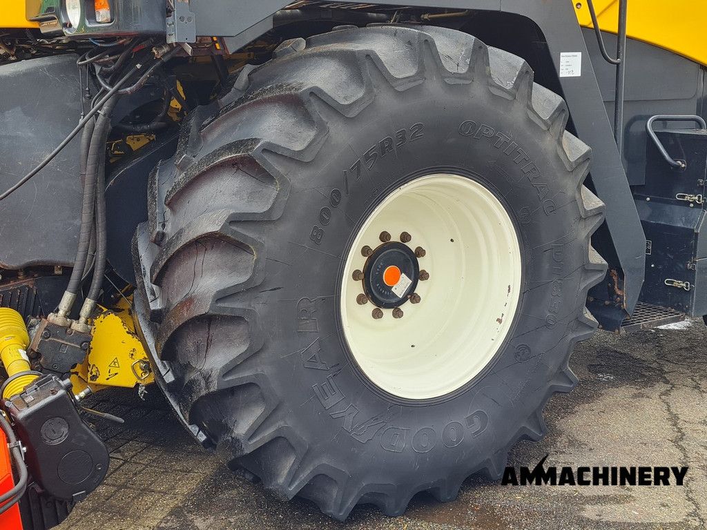 New Holland FR9060 for hemp harvest