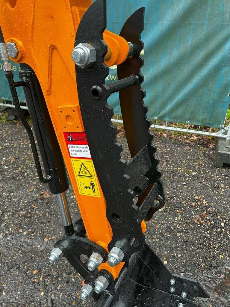 Minigraver Beartrac HT10 Diesel 9.5pk 2024 Nieuw met duim