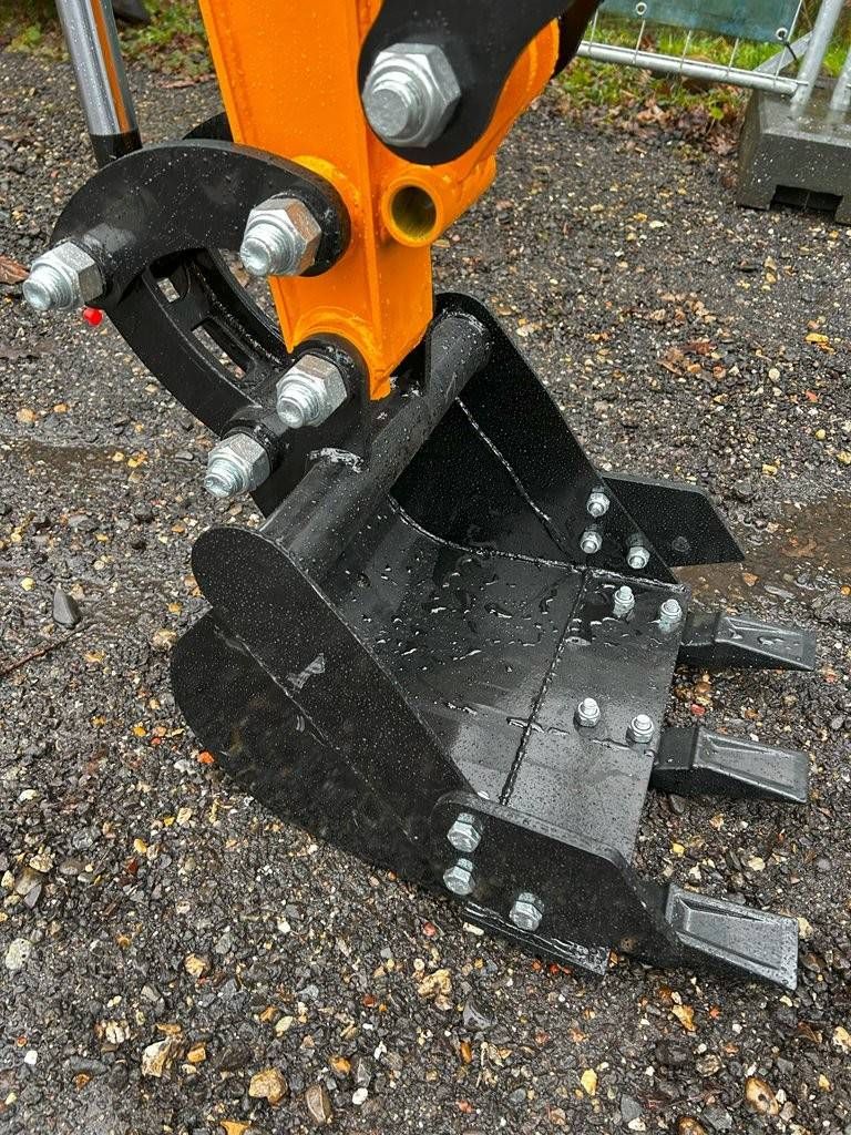 Minigraver Beartrac HT10 Diesel 9.5pk 2024 Nieuw met duim