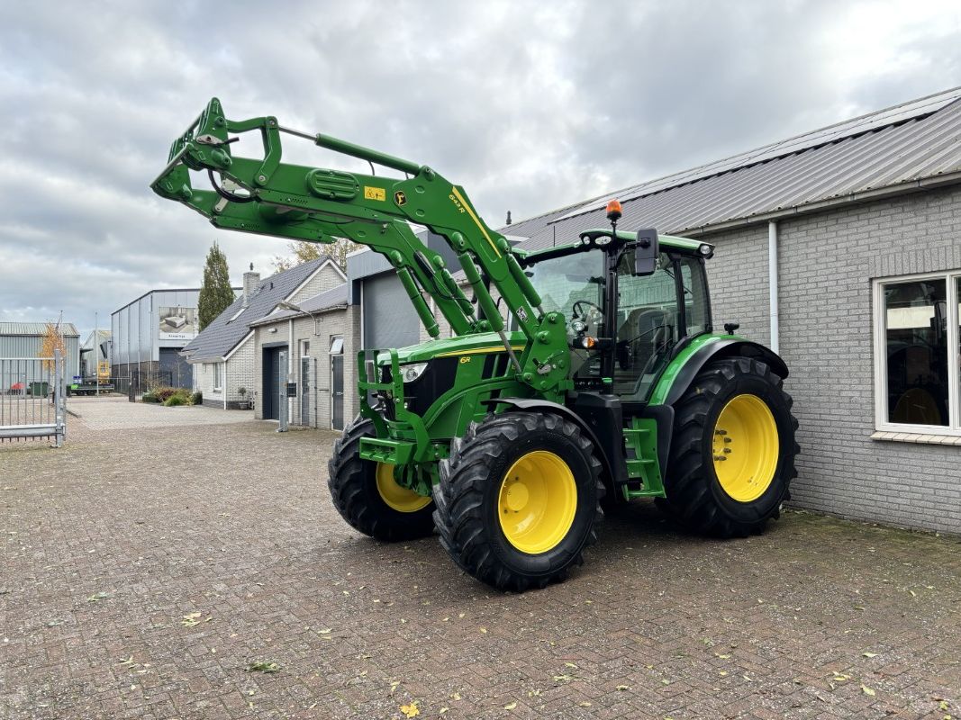 John Deere 6R130 Autopower met John Deere 643R Voorlader