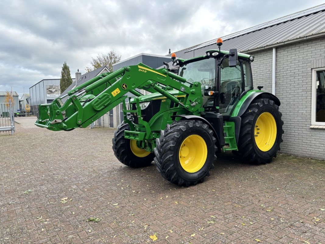 John Deere 6R130 Autopower met John Deere 643R Voorlader