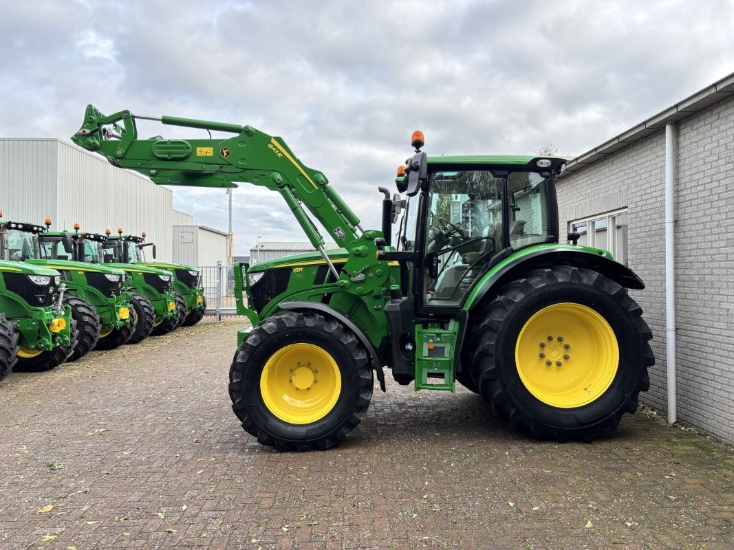 John Deere 6R130 Autopower met John Deere 643R Voorlader