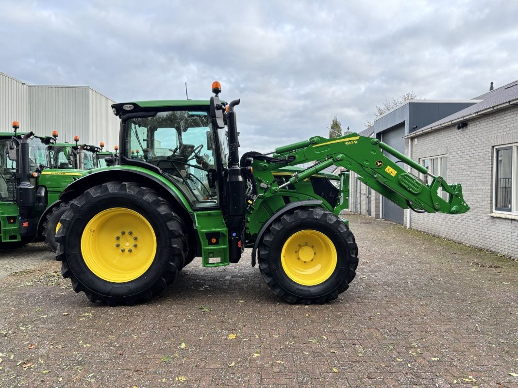 John Deere 6R130 Autopower met John Deere 643R Voorlader