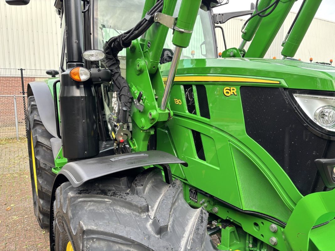 John Deere 6R130 Autopower met John Deere 643R Voorlader