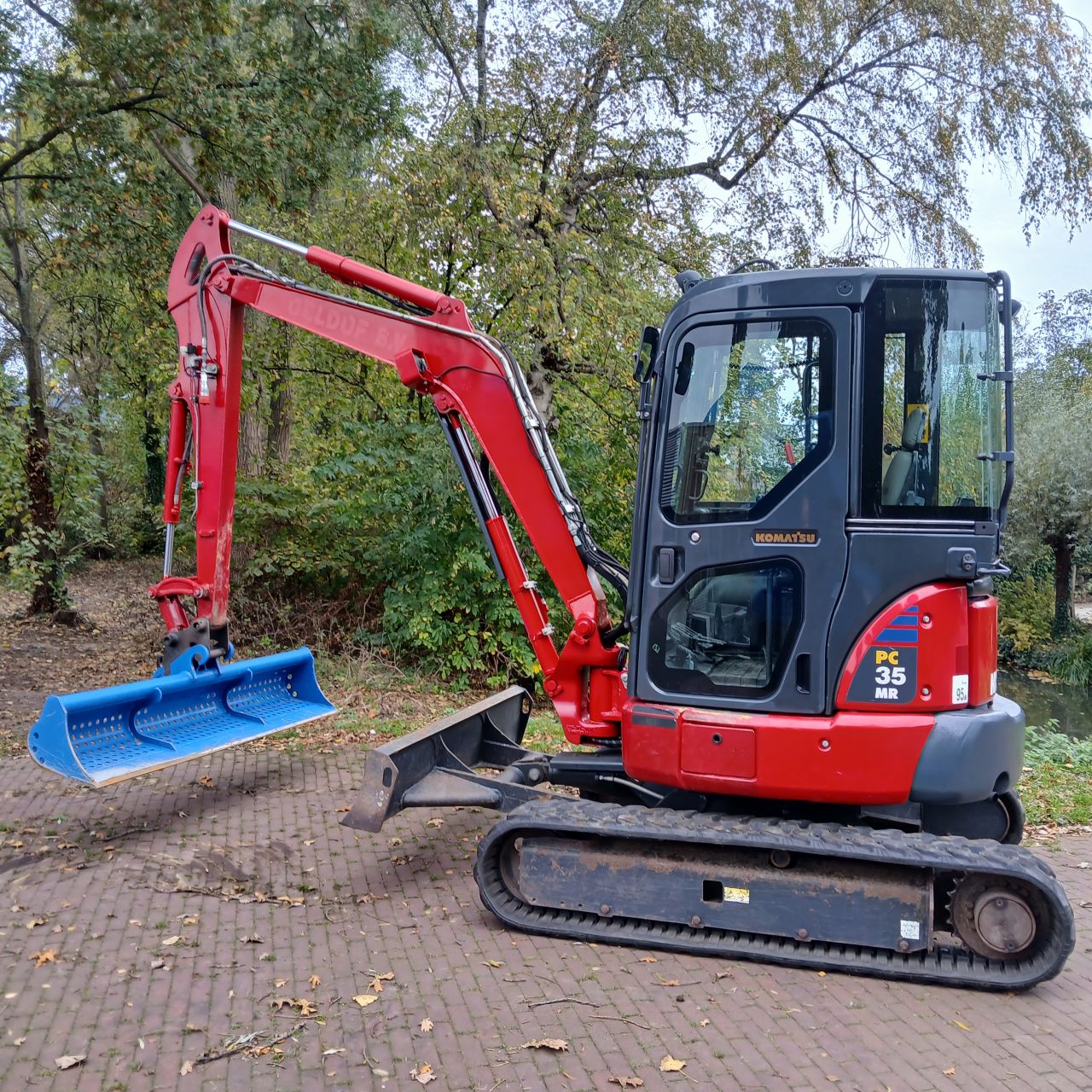 Komatsu Pc35Mr-3 Minigraver met Slootbak.