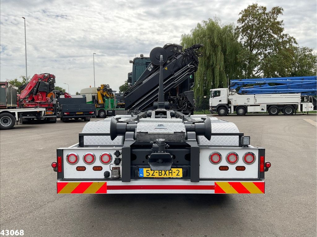 Mercedes-Benz Arocs 3251 8x4 Euro 6 Hiab 28 Tonmeter laadkraan