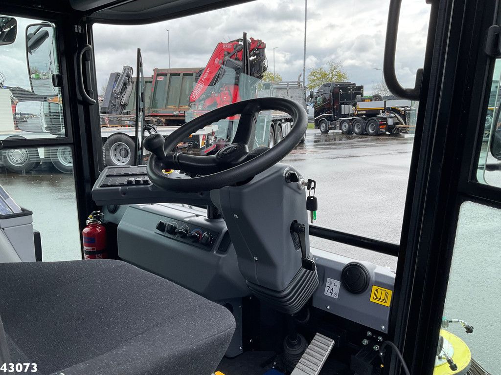 Ravo 540 STH Euro 6 with 3-rd brush