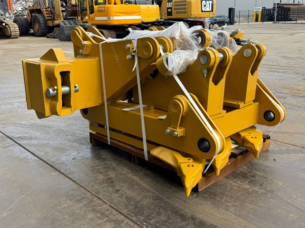 Caterpillar D8T D8R D8N Multishank Ripper (forged shanks)