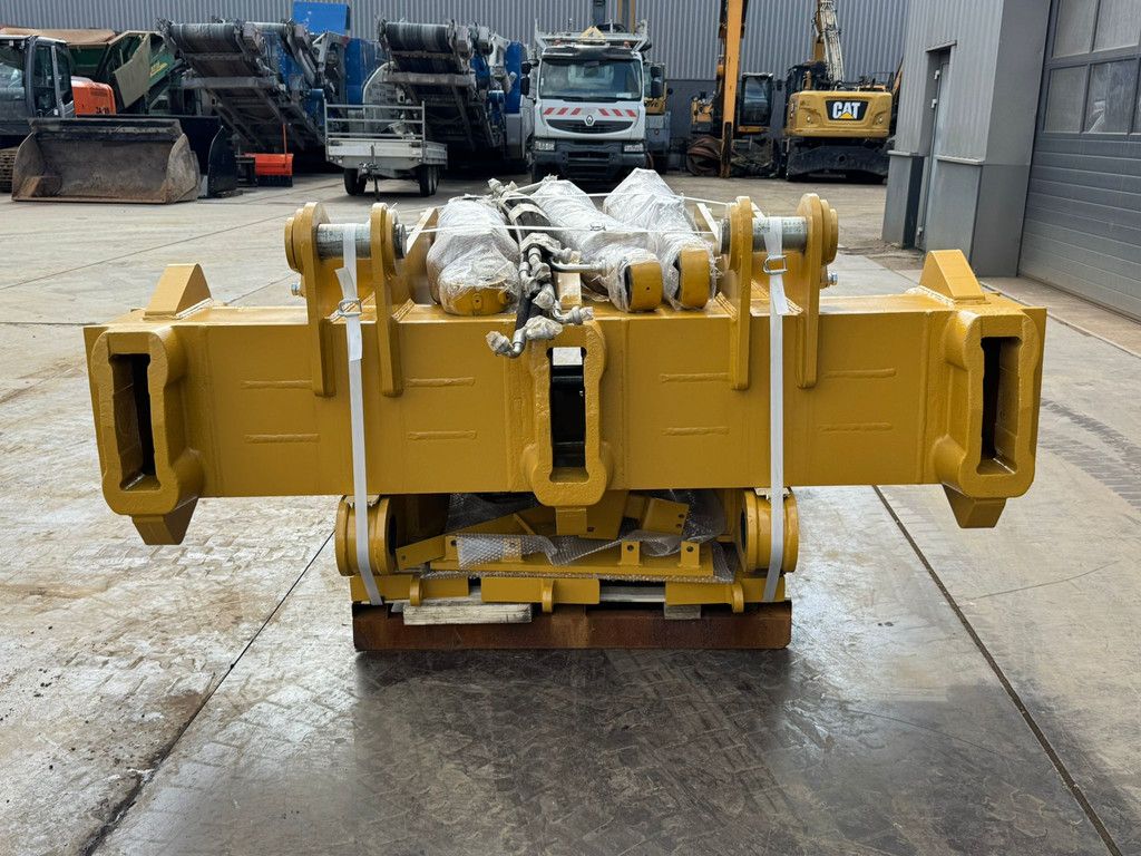 Caterpillar D8T D8R D8N Multishank Ripper (forged shanks)