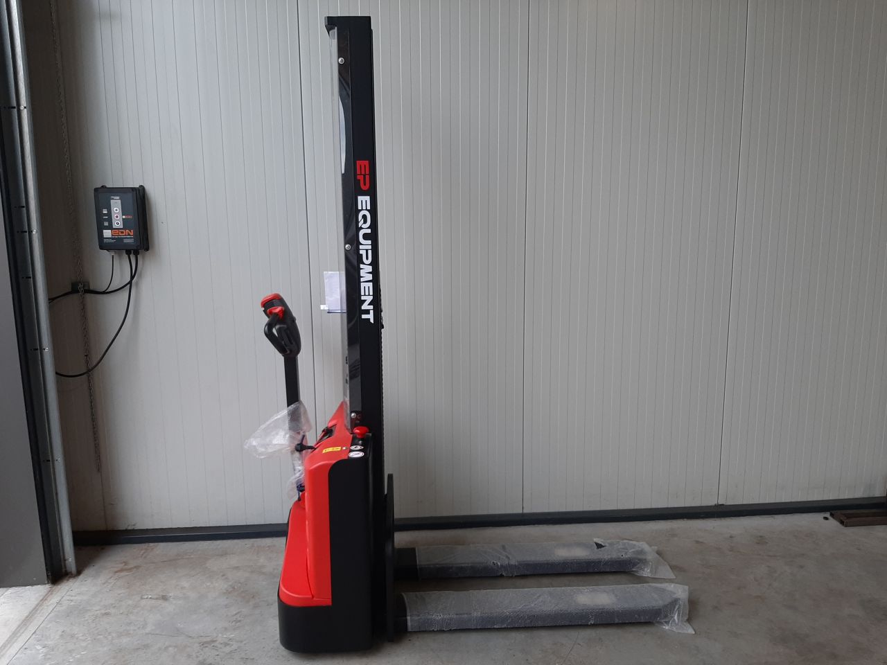 Ep elektrische stapelaar es12-12mm 1955 mm 1200 kg demo machine