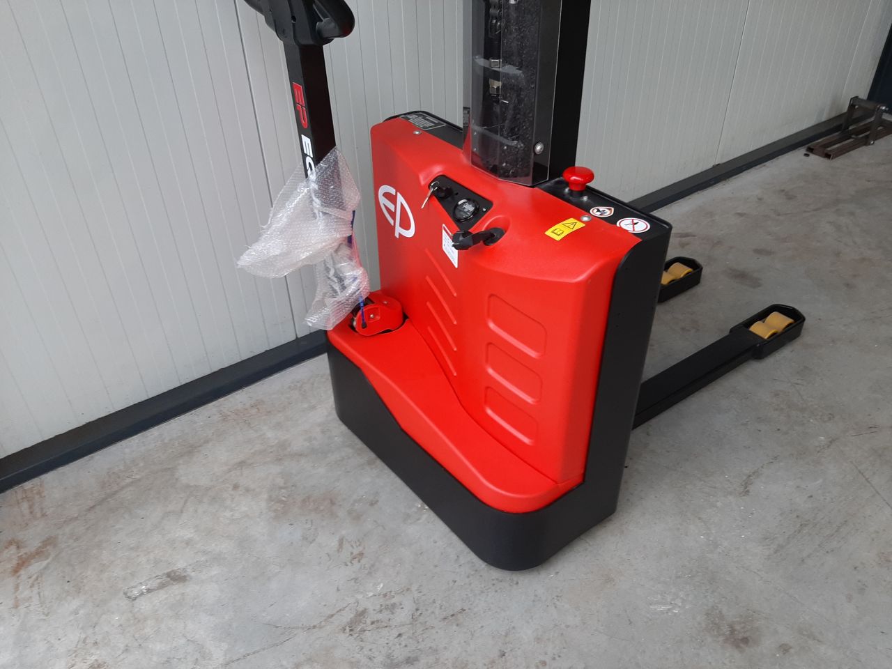 Ep elektrische stapelaar es12-12mm 1955 mm 1200 kg demo machine