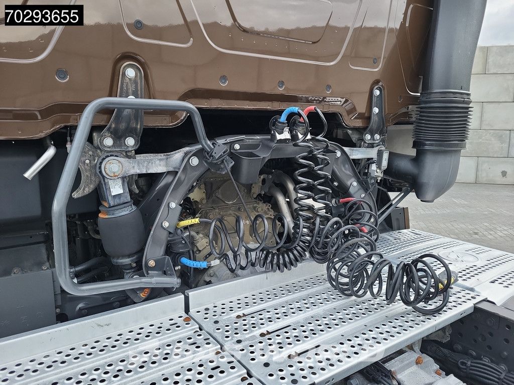 Mercedes Actros 1848 4X2 BigSpace Retarder 2x Tanks ACC Standklima MirrorCam Euro 6