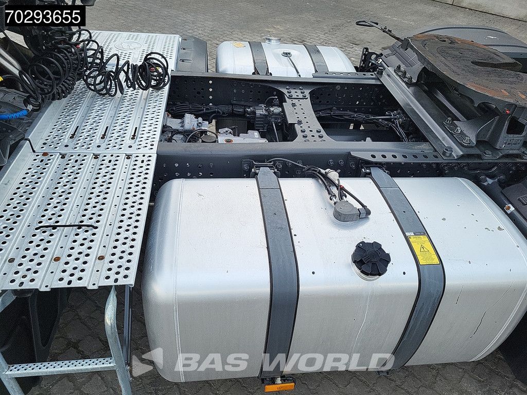 Mercedes Actros 1848 4X2 BigSpace Retarder 2x Tanks ACC Standklima MirrorCam Euro 6