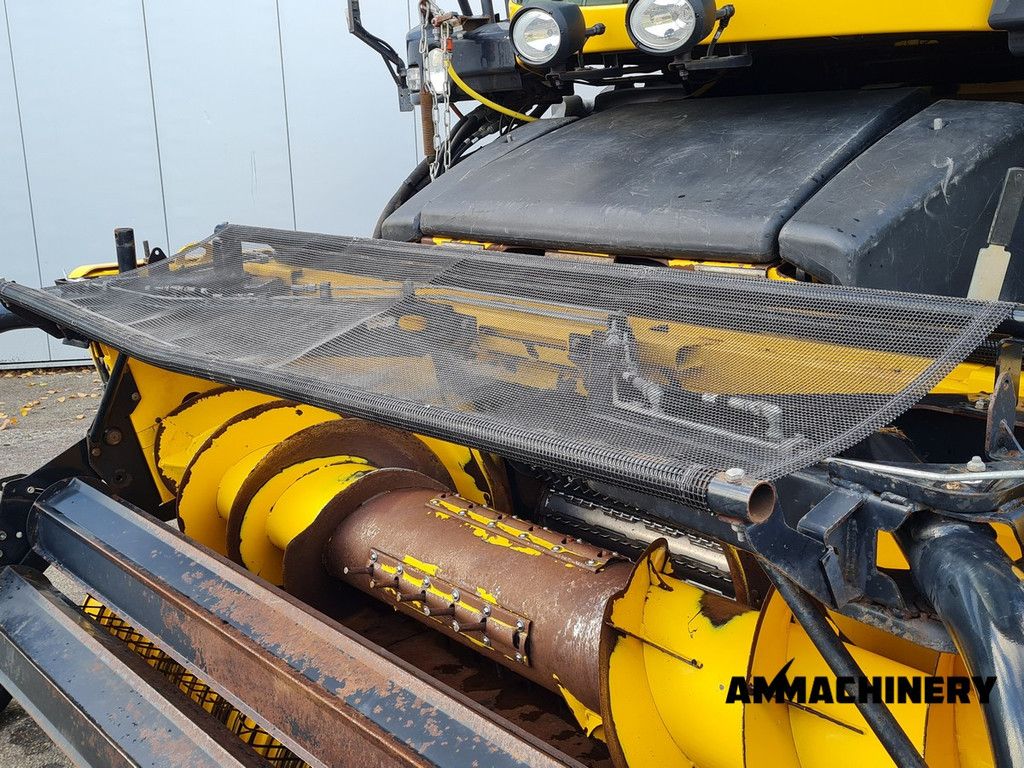 New Holland 300FP pick-up