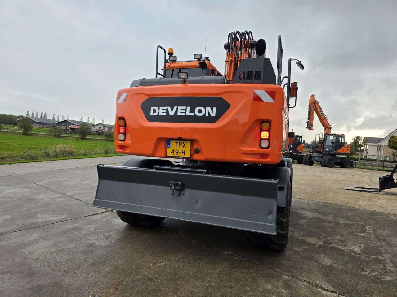 Doosan DX170W-5