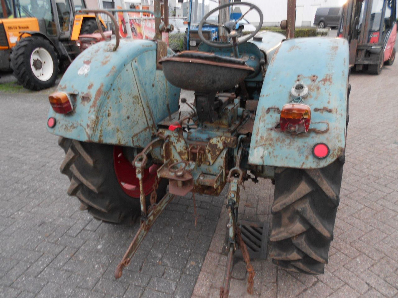 Hanomag perfect R324s en perfect 401