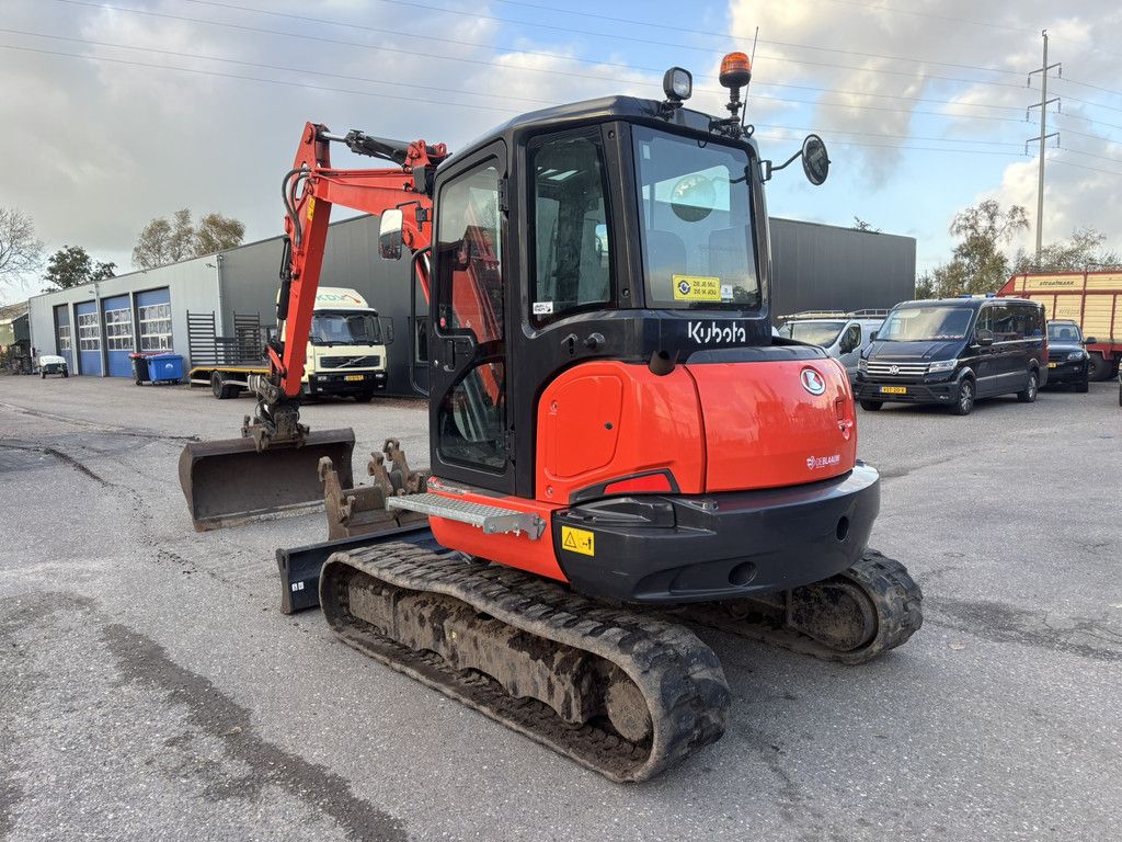 KUBOTA KX057-4