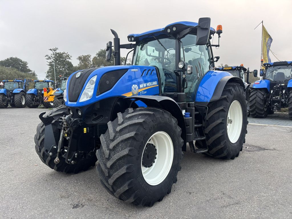 NEW HOLLAND T7.230 AC