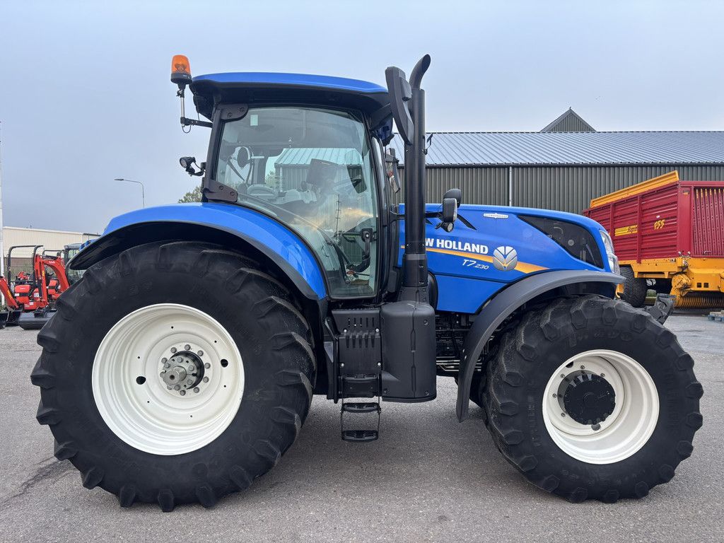 NEW HOLLAND T7.230 AC
