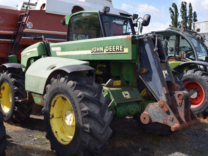 John Deere 3200