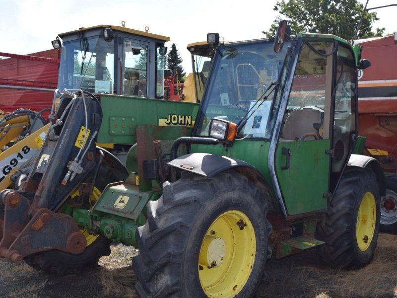 John Deere 3200