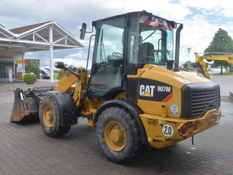 Caterpillar 907M mit Straßenzulassung