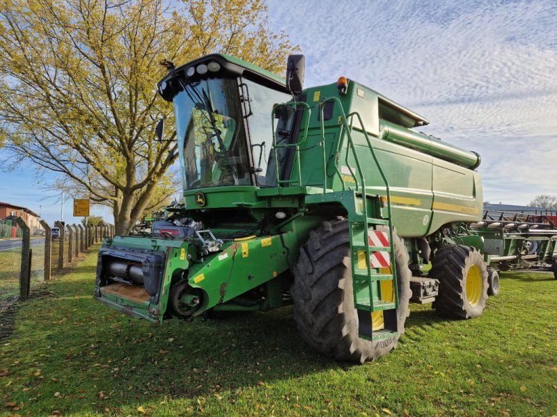 John Deere S690