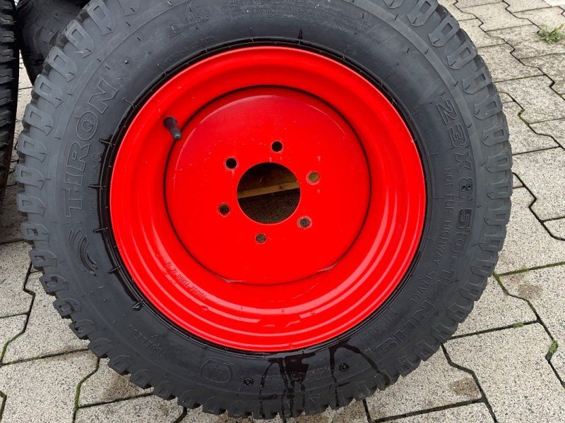 Kioti 23x8.5-12 + 33x12.5-16.5