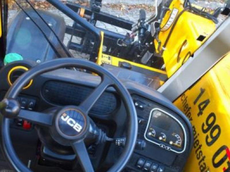 JCB 525-60HI-VIZ