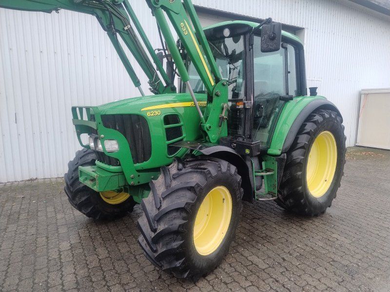 John Deere 6230