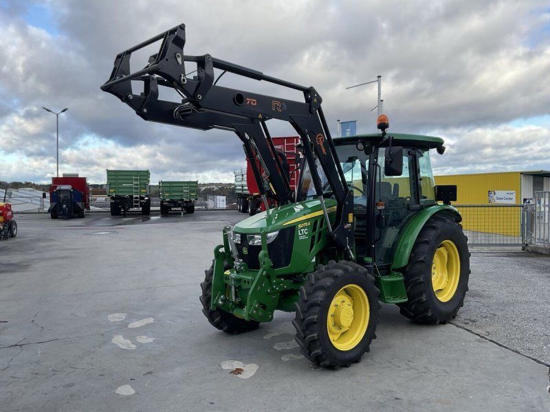 John Deere 5075E