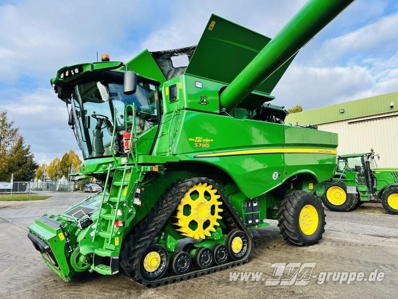 John Deere S790