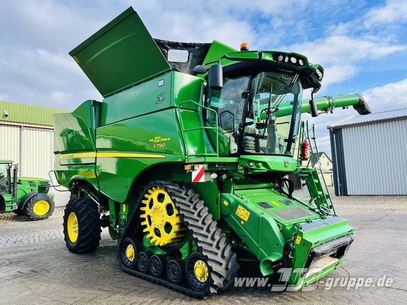 John Deere S790