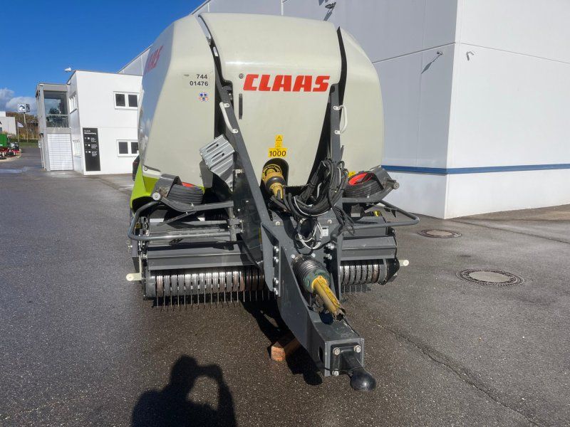 Claas Quadrant 3200 FC Tandem