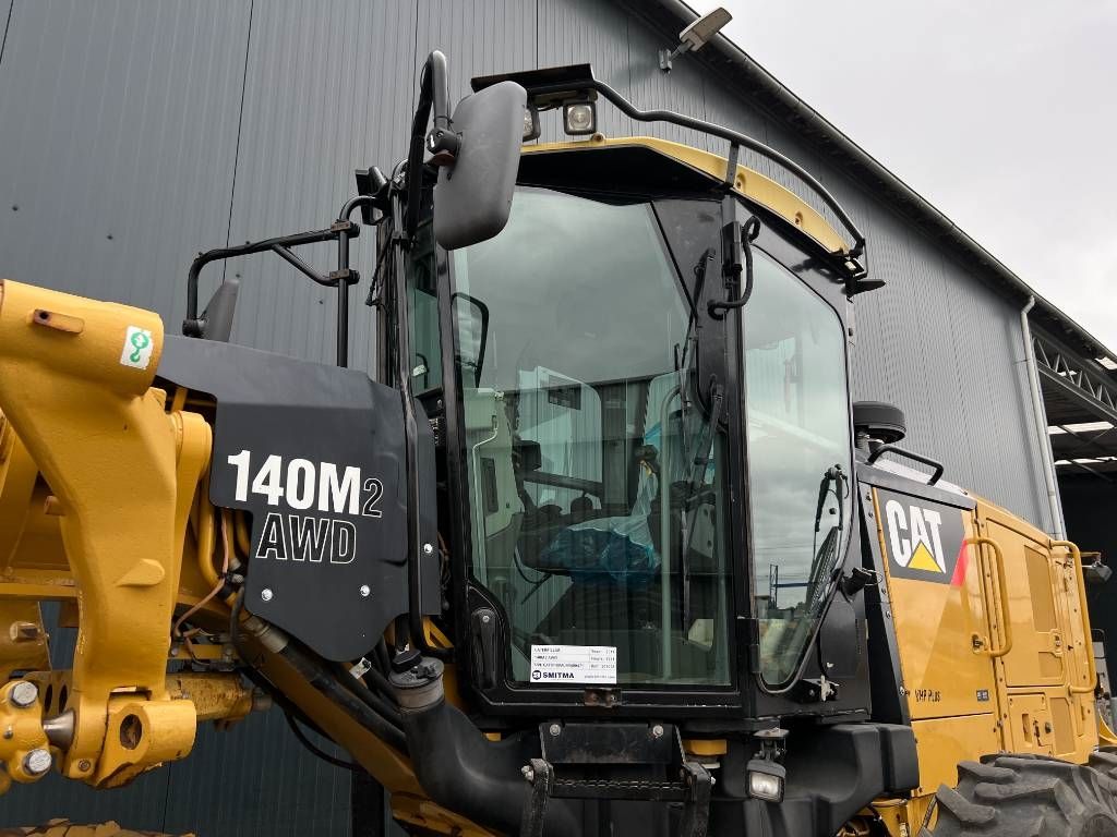 CAT 140M2 AWD