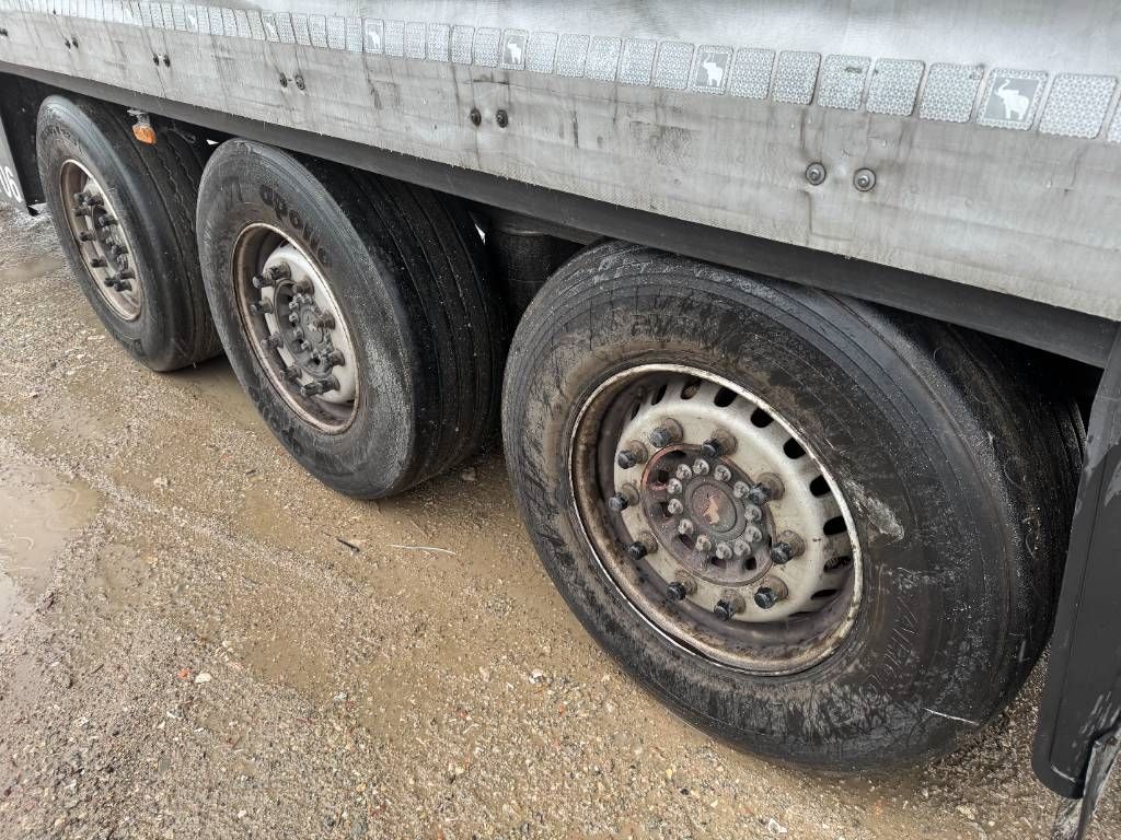 Schmitz Cargobull SCB*S3T Drankentrailer / 3 Axles / Speed Curtain