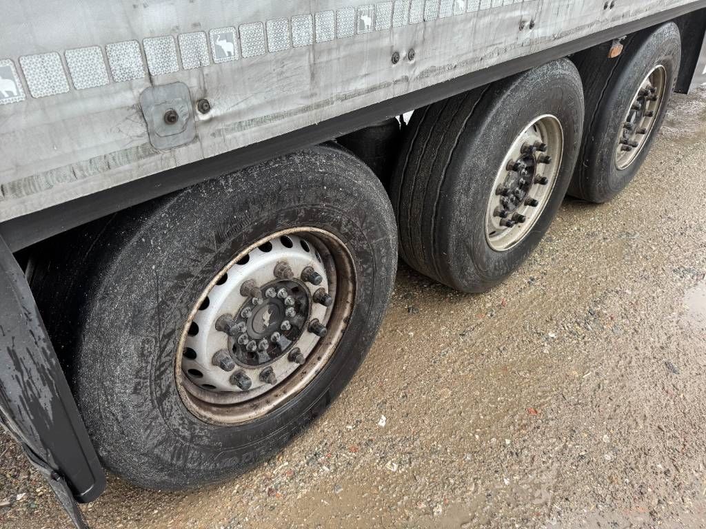 Schmitz Cargobull SCB*S3T Drankentrailer / 3 Axles / Speed Curtain