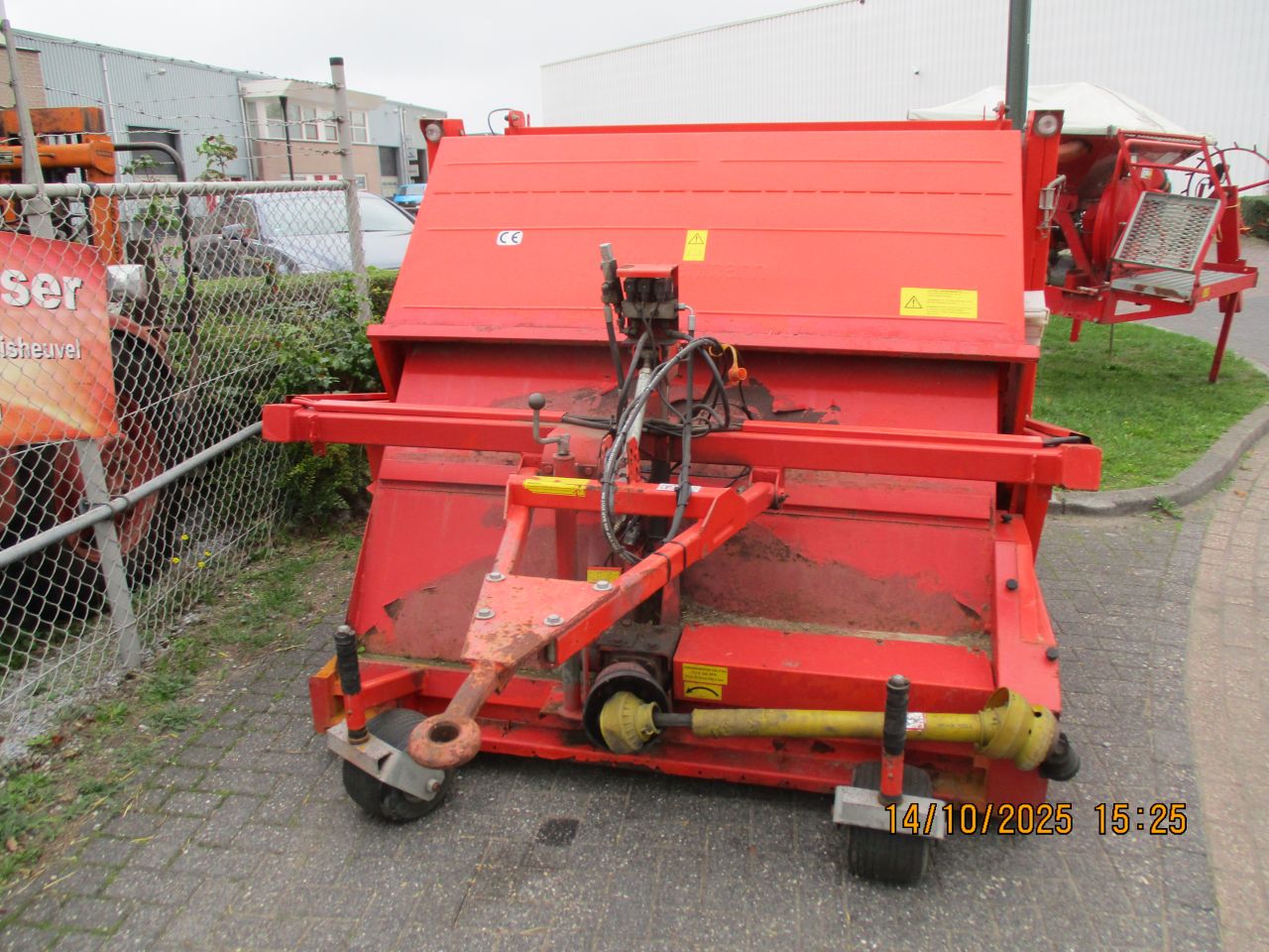 Weidemann grasveld veger blad ruimer