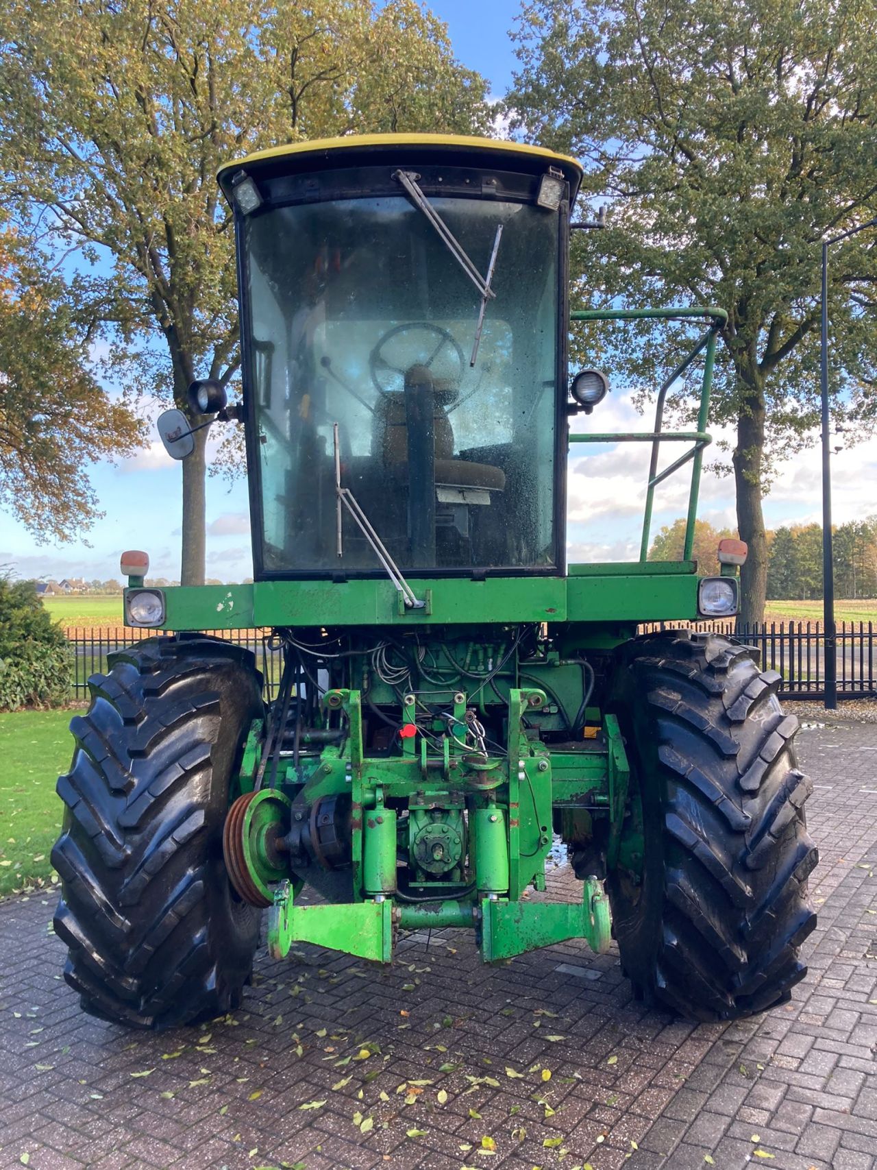 John Deere 5720
