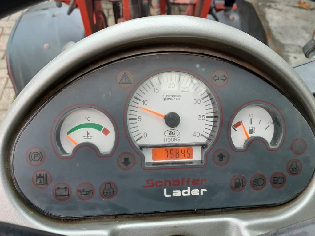 Schäffer 3350 minishovel met cabine NL kenteken