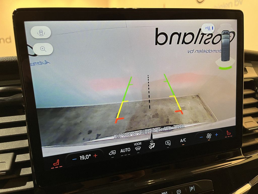 Ford E-Transit L2H2 Trend 68 kWh 184 PK / 100% Elektrisch !! / Airco / Cruise Control / CarPlay / Camera / Navigatie / 3-Zits / 12.300 KM !!