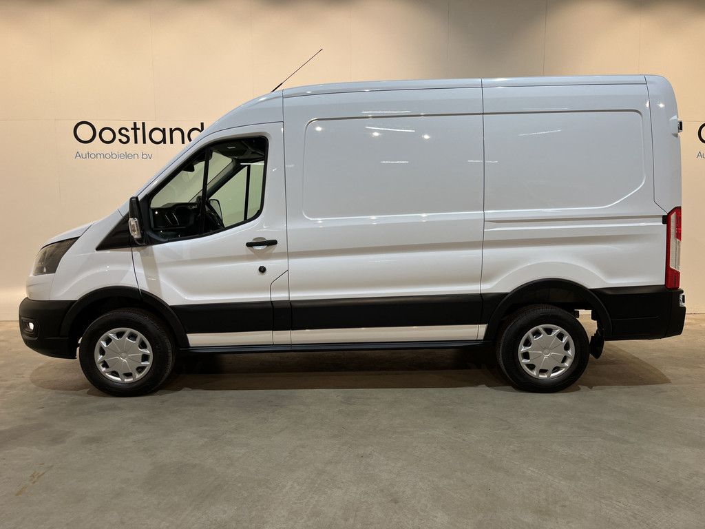 Ford E-Transit L2H2 Trend 68 kWh 184 PK / 100% Elektrisch !! / Airco / Cruise Control / CarPlay / Camera / Navigatie / 3-Zits / 17.000 KM !!