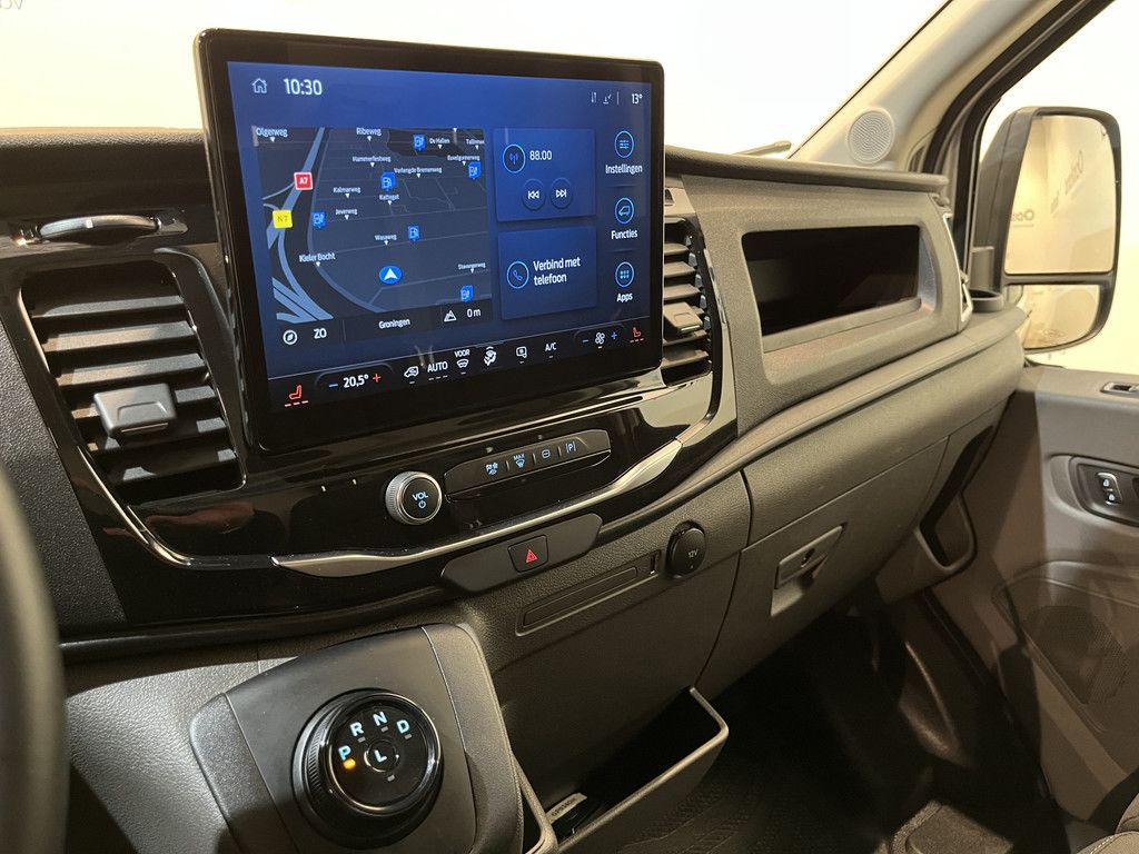 Ford E-Transit L2H2 Trend 68 kWh 184 PK / 100% Elektrisch !! / Airco / Cruise Control / CarPlay / Camera / Navigatie / 3-Zits / 17.000 KM !!